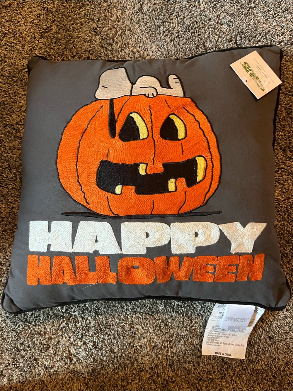 Peanuts Snoopy Happy Halloween pillow